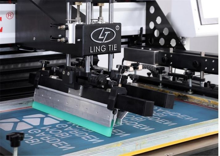 IMD Iml Roll to Roll Silk Screen Printing Machine