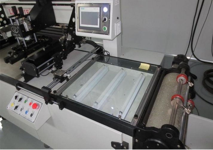 IMD Iml Roll to Roll Silk Screen Printing Machine