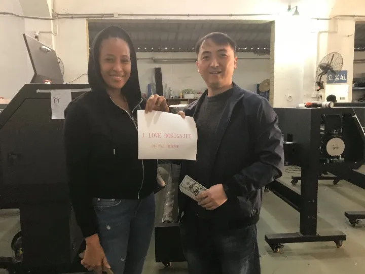 Large Format Machine That Prints Banners and Stickers, PVC, Sav